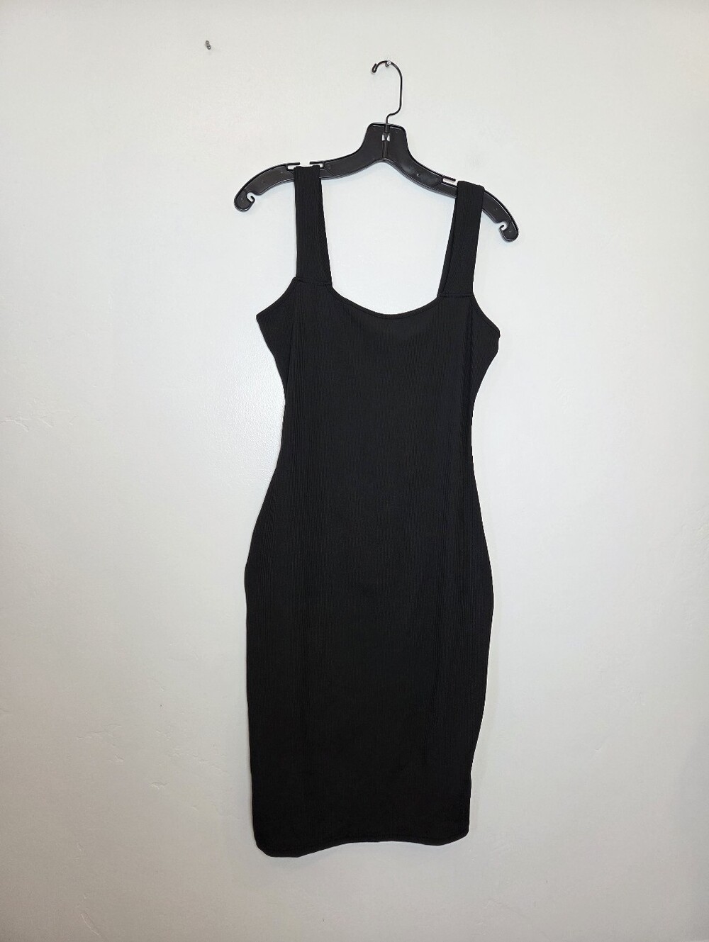 Black Ribbed Bodycon Dress Sweetheart Neckline Midi LBD Date Night Club Medium